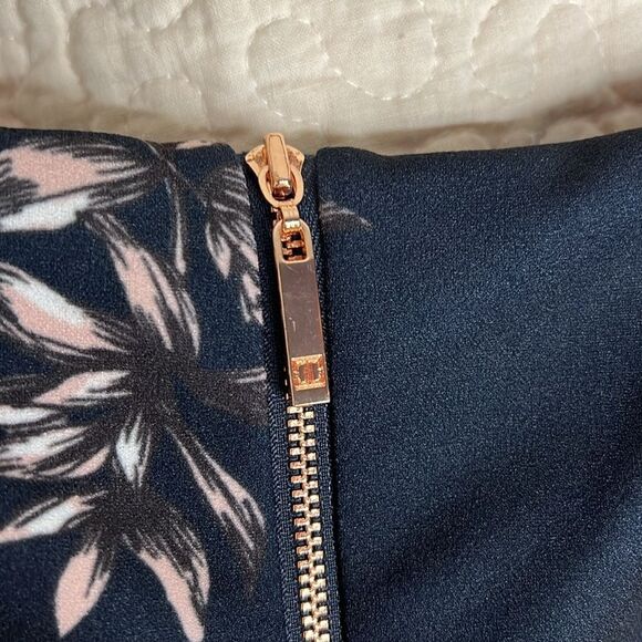 NWT Ivanka Trump Pop over Women’s floral dress - Picture 8 of 8